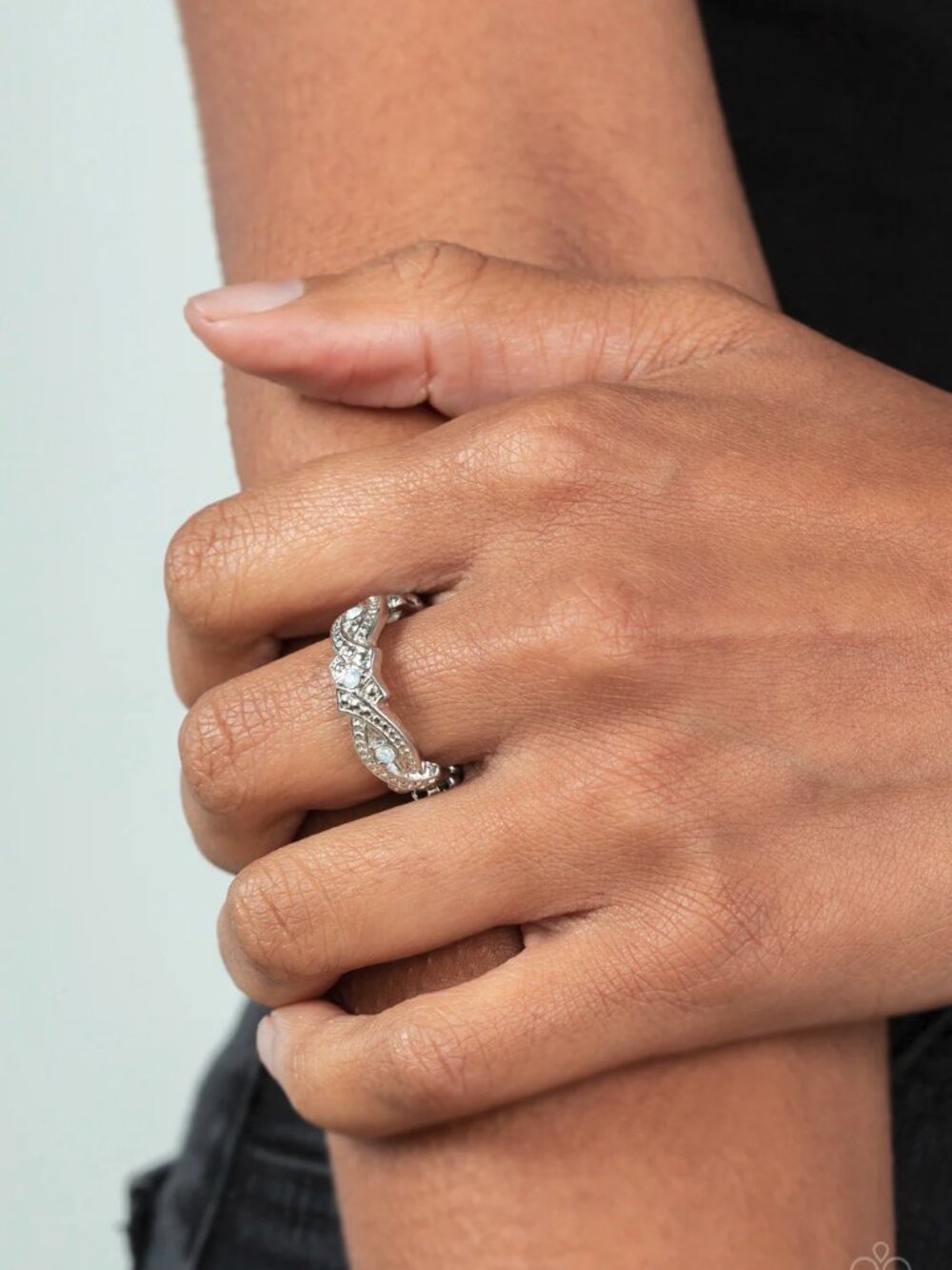 Paparazzi Jewelry Accessories - Vintage Elegance - White Ring - Vintage - Picture 3 of 4
